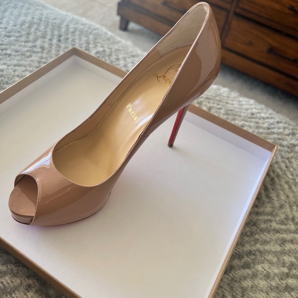 Christian Louboutin Shoes - Christian Louboutin Very Prive Pumps - Nude